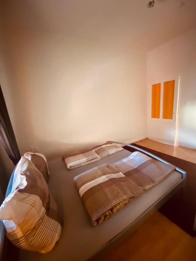 Apartment Ruhige Gemütliche Altbau In Zentraler Lage *