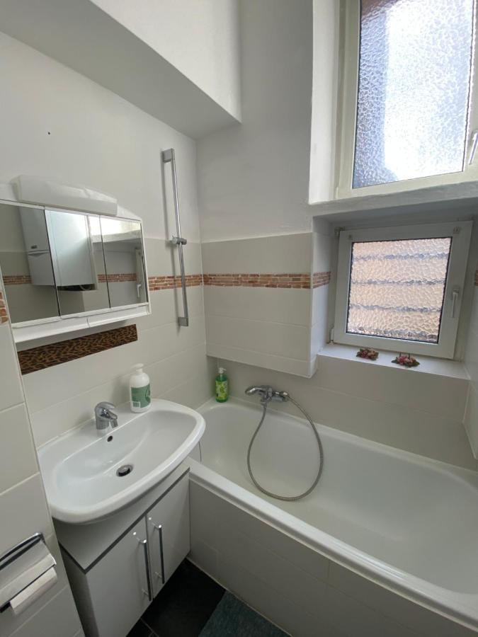 Ruhige Gemütliche Altbau In Zentraler Lage *